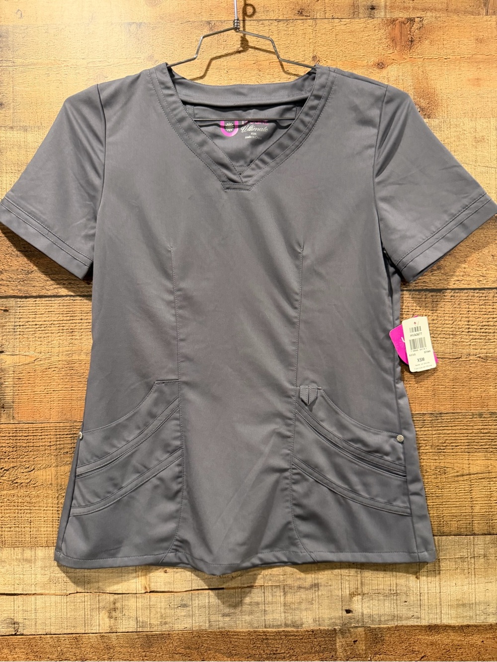 New With Tags Urbane Ultimate Women’s Gray V-Neck Scrub Top Size X Small